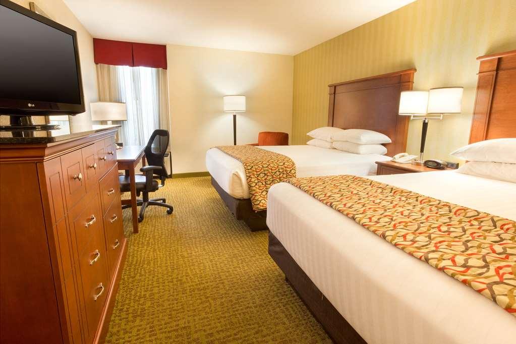 Drury Inn & Suites Charlotte Northlake - Drury Hotels